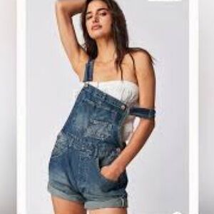 FREE PEOPLE Ziggy Shortall Denim Overalls Shorts Distressed